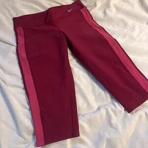 Nike Dri-FIT Pink Capri Leggings Size Small